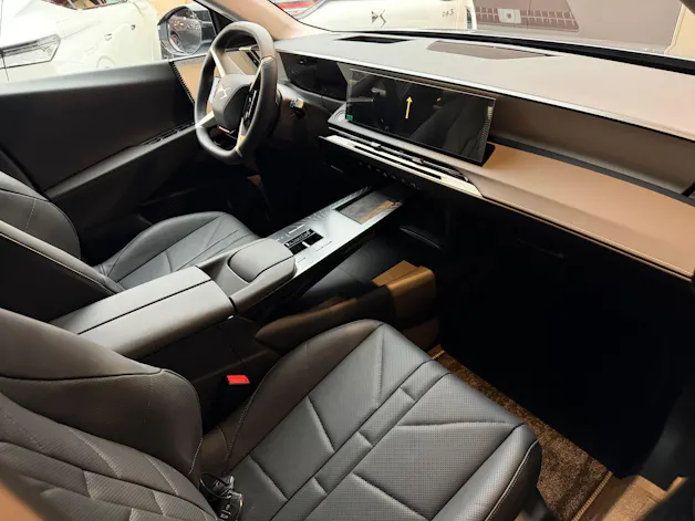 DS Automobiles No8 E-Tense Étoile 4x4