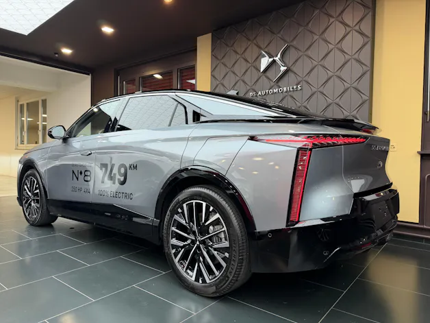 DS Automobiles No8 E-Tense Étoile 4x4