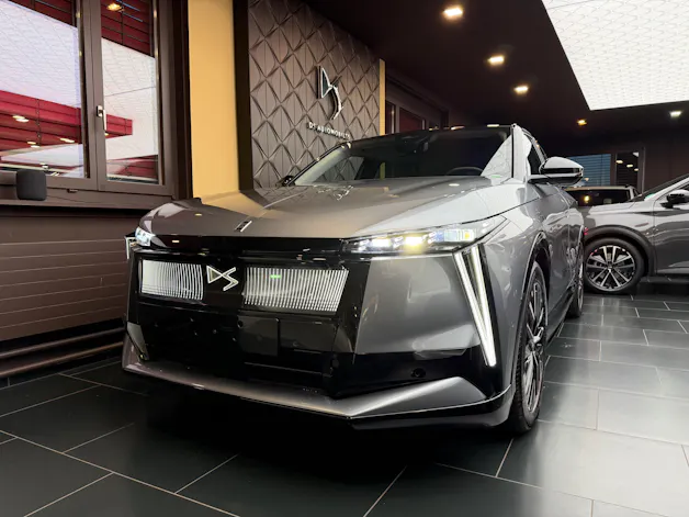 DS Automobiles No8 E-Tense Étoile 4x4