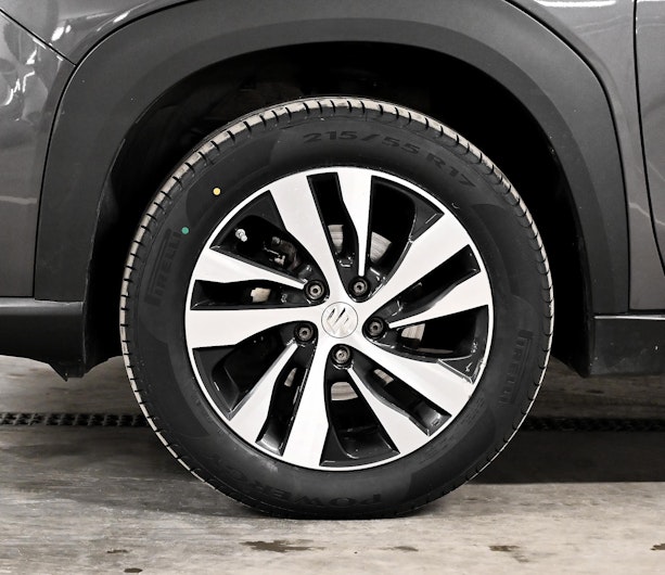 Vehicle image SUZUKI S-CROSS