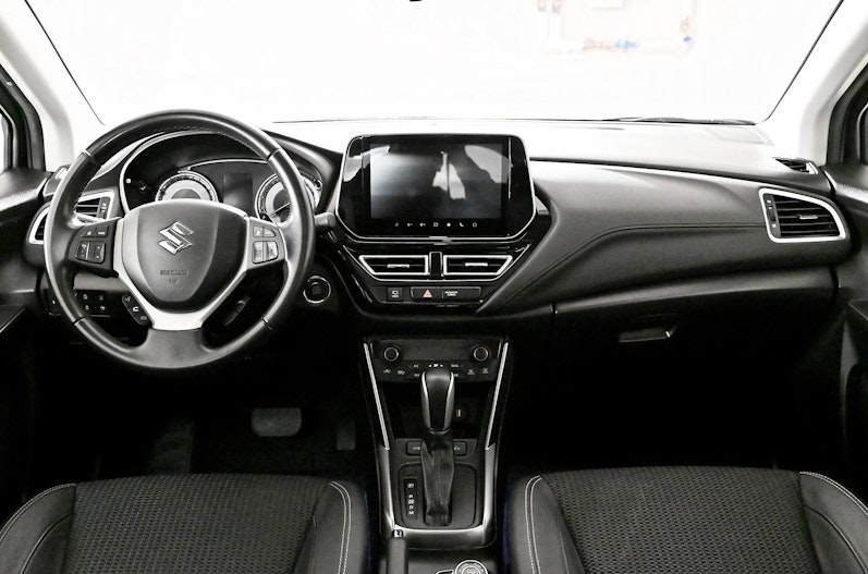 Vehicle image SUZUKI S-CROSS