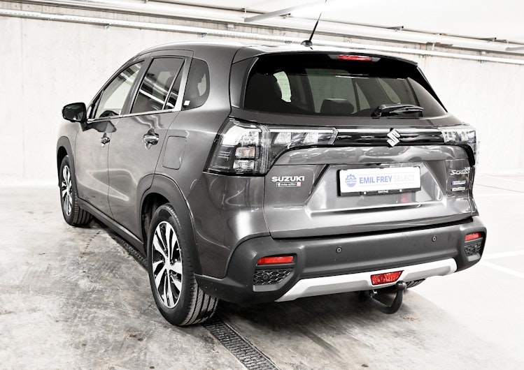 Vehicle image SUZUKI S-CROSS