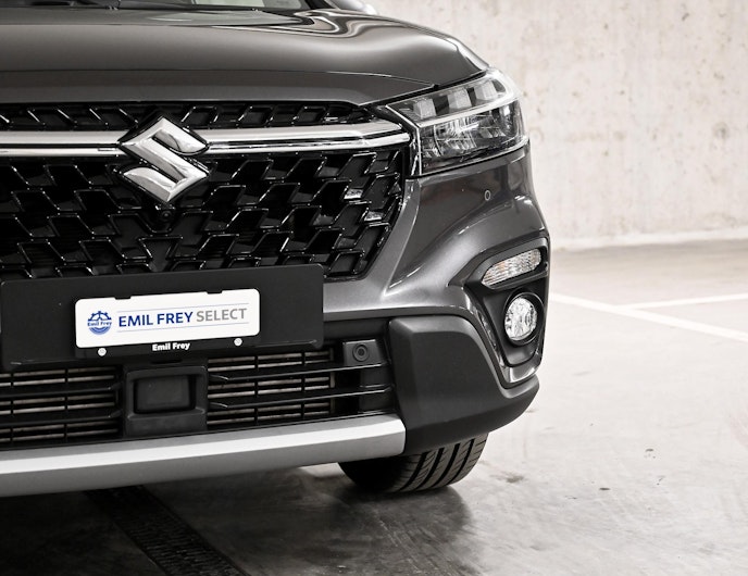 Vehicle image SUZUKI S-CROSS