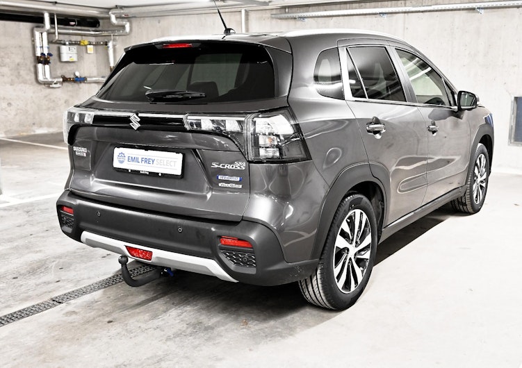 Vehicle image SUZUKI S-CROSS