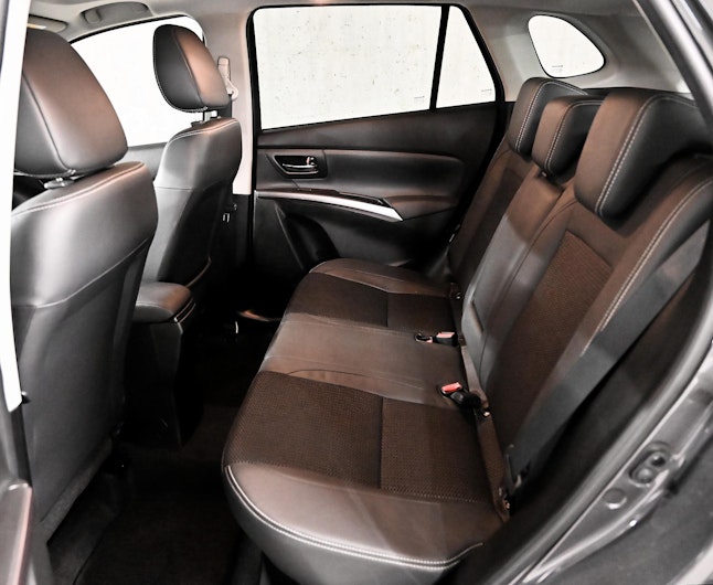 Vehicle image SUZUKI S-CROSS