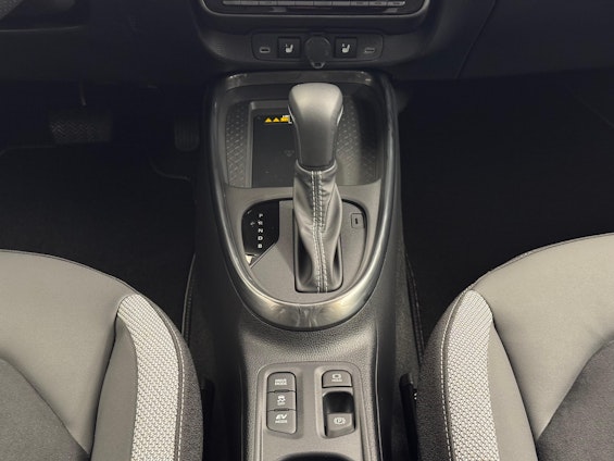 Vehicle image 13 Vehicle image 13