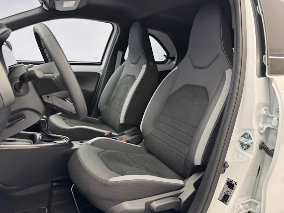 Vehicle image 8 Vehicle image 8