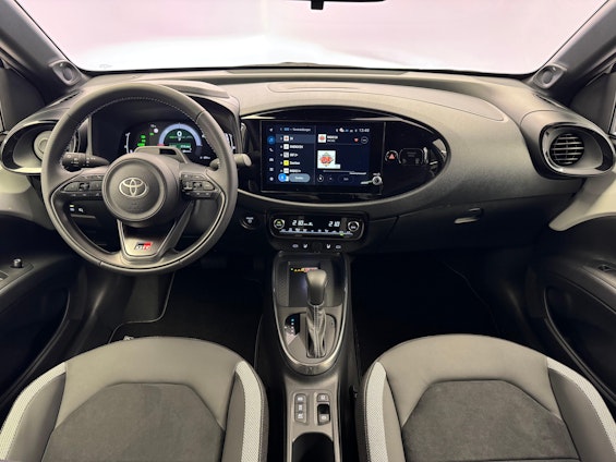 Vehicle image 4 Vehicle image 4