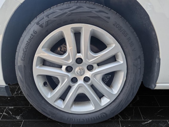 Vehicle image 10 Vehicle image 10