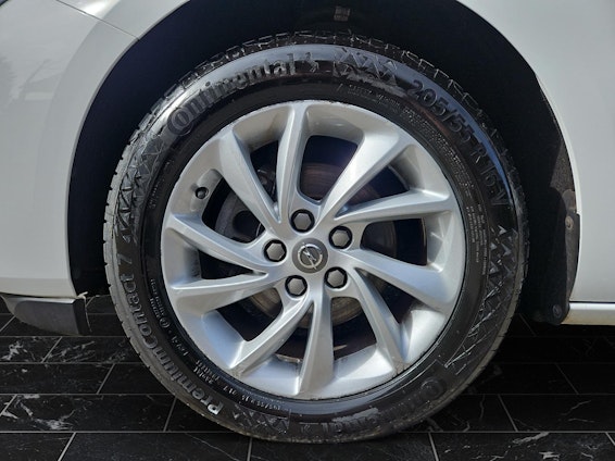 Vehicle image 10 Vehicle image 10