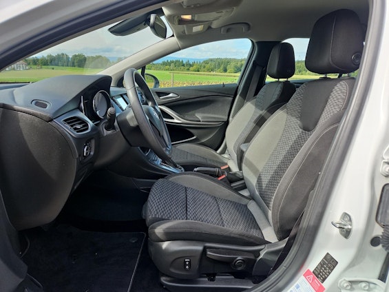 Vehicle image 6 Vehicle image 6