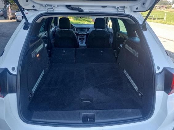 Vehicle image 9 Vehicle image 9