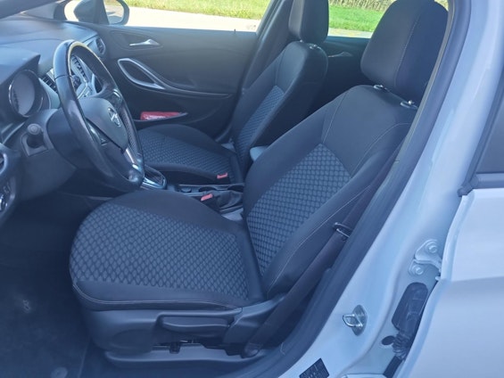 Vehicle image 6 Vehicle image 6