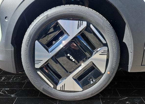 Vehicle image 10 Vehicle image 10