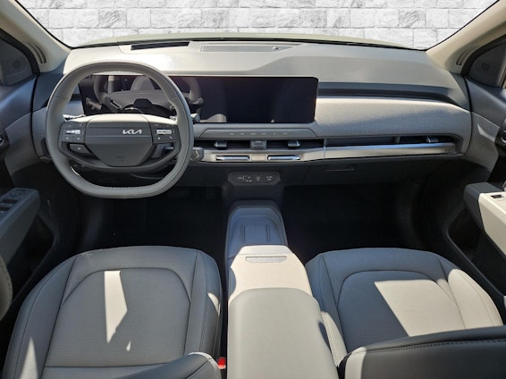 Vehicle image 5 Vehicle image 5