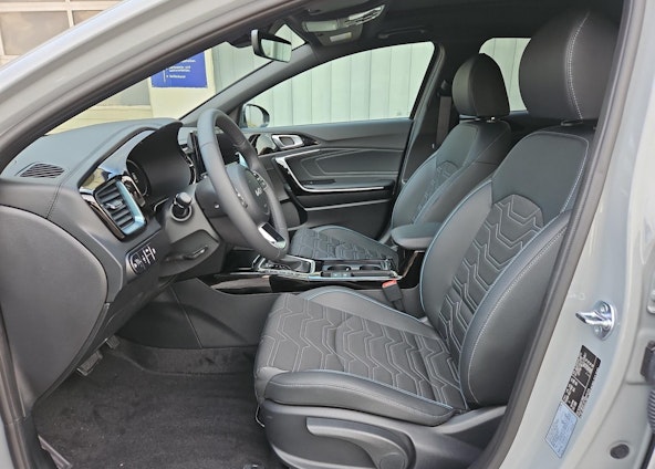 Vehicle image 6 Vehicle image 6