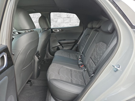 Vehicle image 7 Vehicle image 7