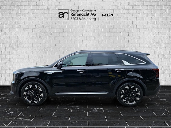 Vehicle image 4 Vehicle image 4