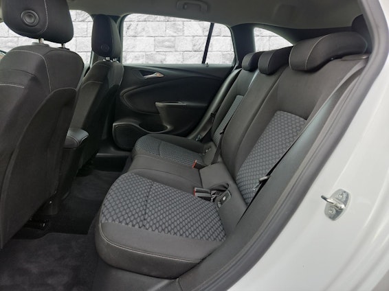 Vehicle image 7 Vehicle image 7