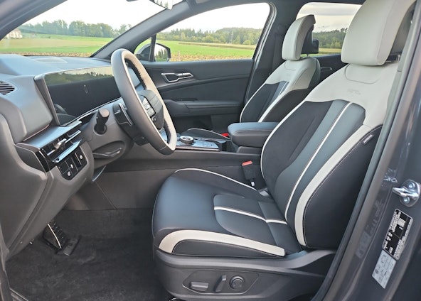 Vehicle image 6 Vehicle image 6