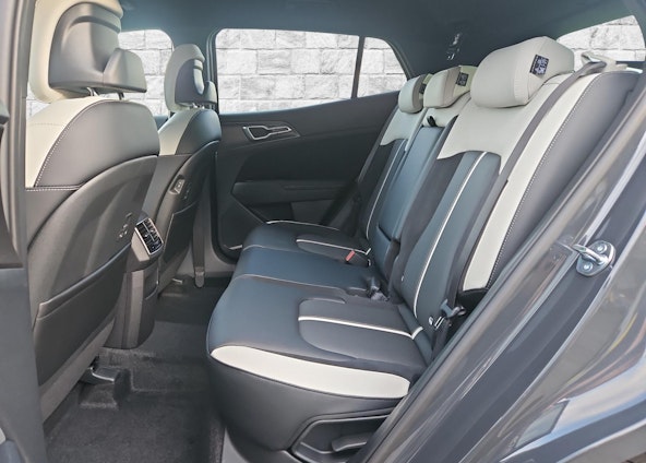 Vehicle image 7 Vehicle image 7