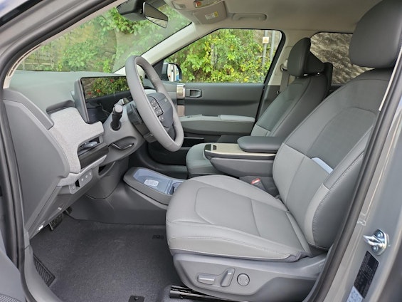 Vehicle image 6 Vehicle image 6