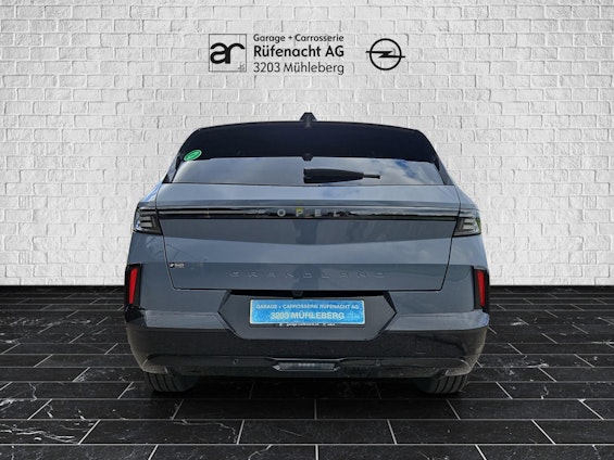 Vehicle image 3 Vehicle image 3