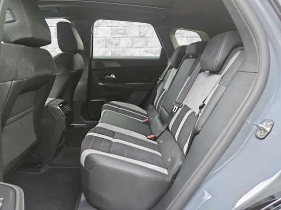 Vehicle image 7 Vehicle image 7