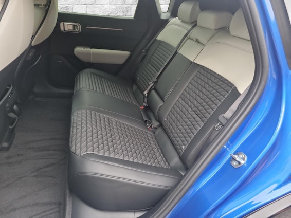 Vehicle image 7 Vehicle image 7