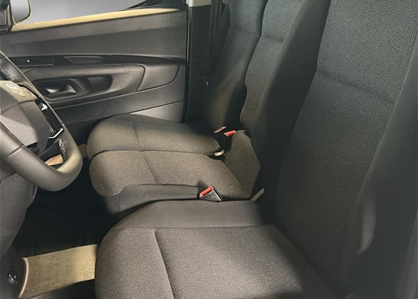 Vehicle image 12 Vehicle image 12