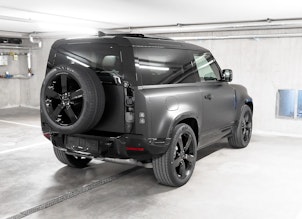Vehicle image LAND ROVER Defender 90 3.0 D I6 250 X-Dynamic SE