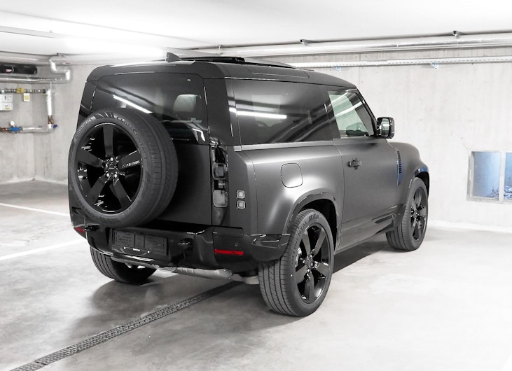 Vehicle image LAND ROVER DEFENDER