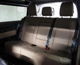 Vehicle image LAND ROVER Defender 90 3.0 D I6 250 X-Dynamic SE