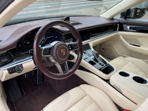 Porsche Panamera 4 E-Hybrid PDK