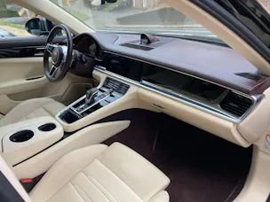 Porsche Panamera 4 E-Hybrid PDK