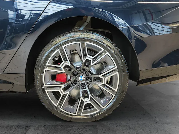 BMW 550e xDrive Touring