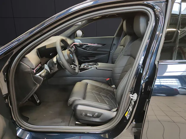 BMW 550e xDrive Touring