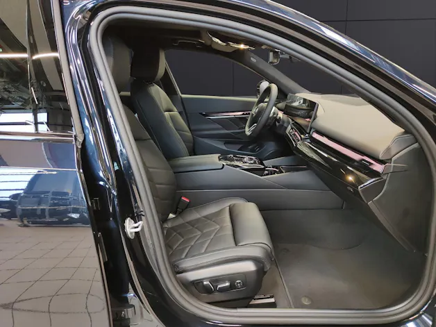 BMW 550e xDrive Touring