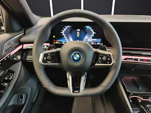 BMW 550e xDrive Touring
