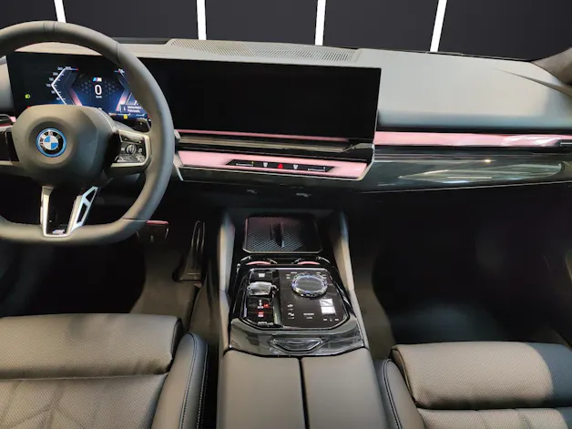 BMW 550e xDrive Touring