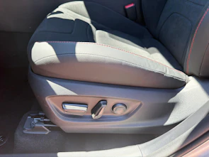 Fahrzeugbild TOYOTA C-HR 2.0 PHEV GR Sport