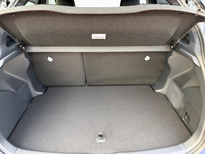 Vehicle image TOYOTA YARIS