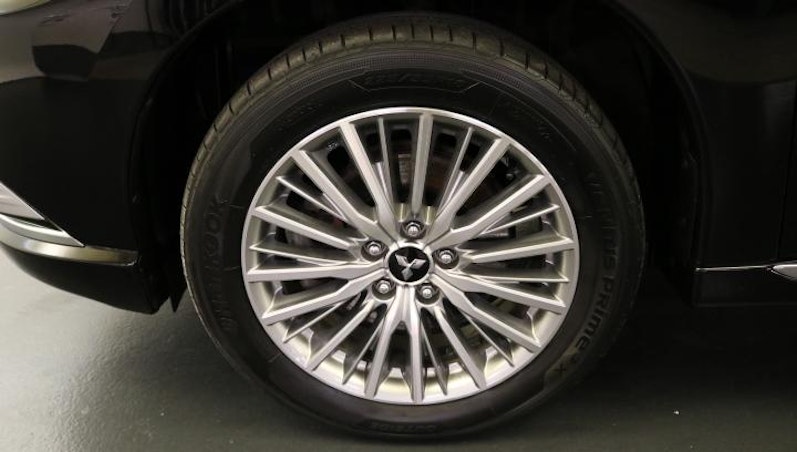 Vehicle image MITSUBISHI OUTLANDER