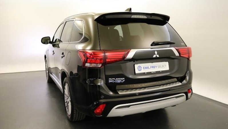 Vehicle image MITSUBISHI OUTLANDER