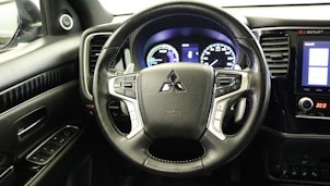 Vehicle image MITSUBISHI Outlander 2.4 PHEV Diamond+