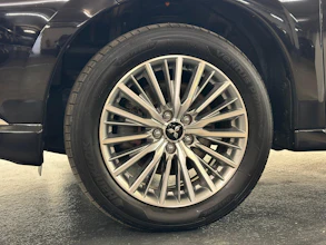 https://vehicle.imgix.net/4075958/6fedc2d1-4ca1-456b-84fb-c3c3ef3fc686.jpg