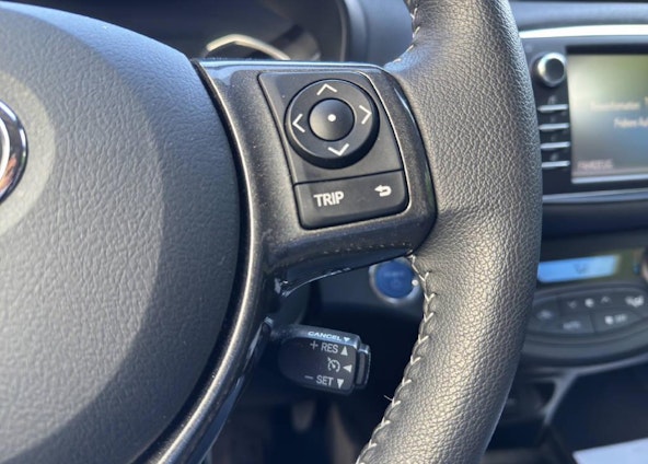 Vehicle image 9 Vehicle image 9