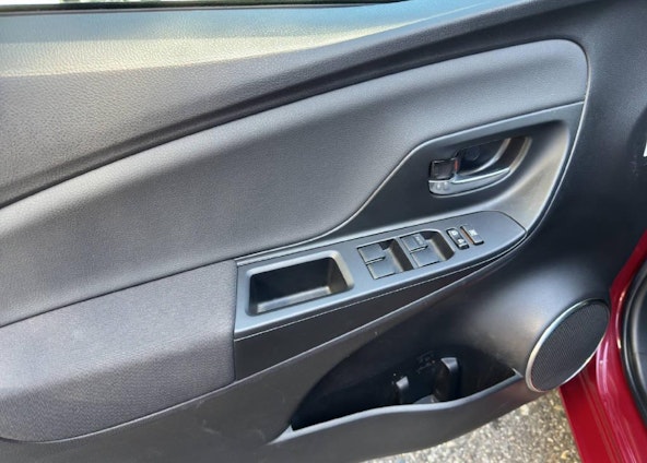 Vehicle image 4 Vehicle image 4