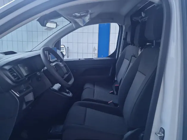 Toyota PROACE Van L1 2.0 D Advanced