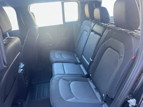 https://vehicle.imgix.net/4076009/db952ea3-1614-48cc-b8eb-70adc8b718d0.jpg